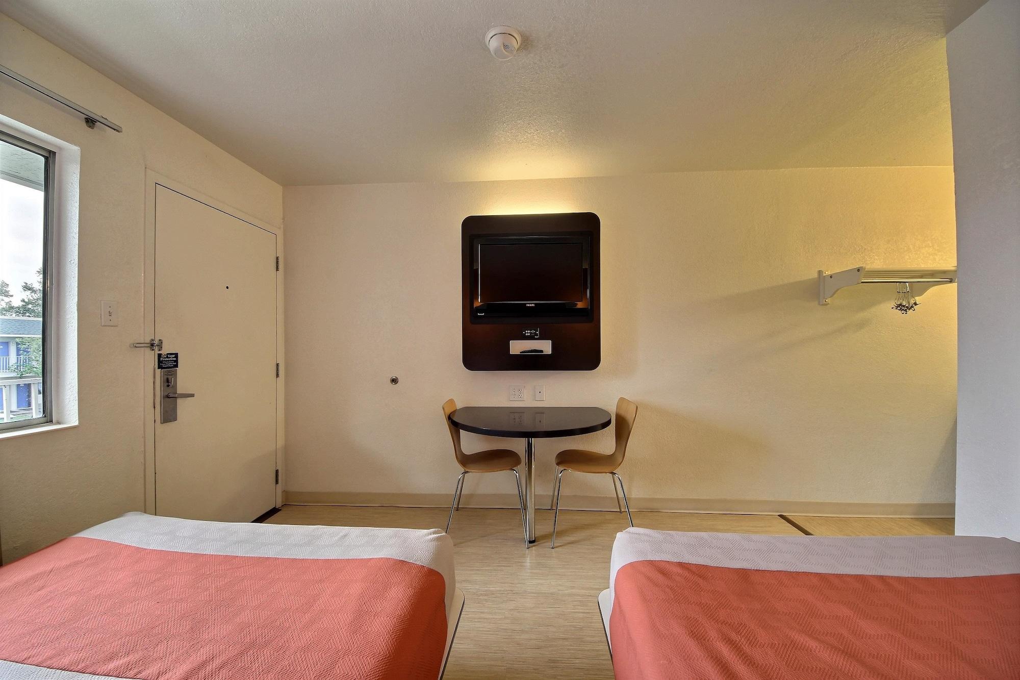6-san Marcos, Tx Hotel 2*