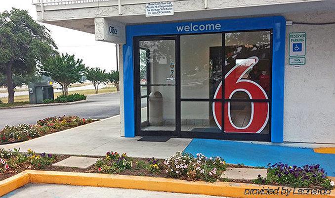 6-san Marcos, Tx Hotel