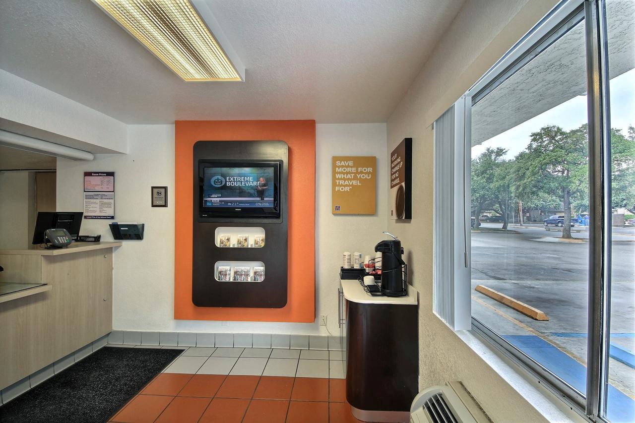 6-san Marcos, Tx Hotel
